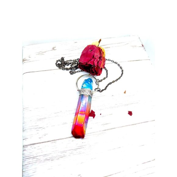 Red and blue aura quartz crystal necklace - Picture 10 of 11